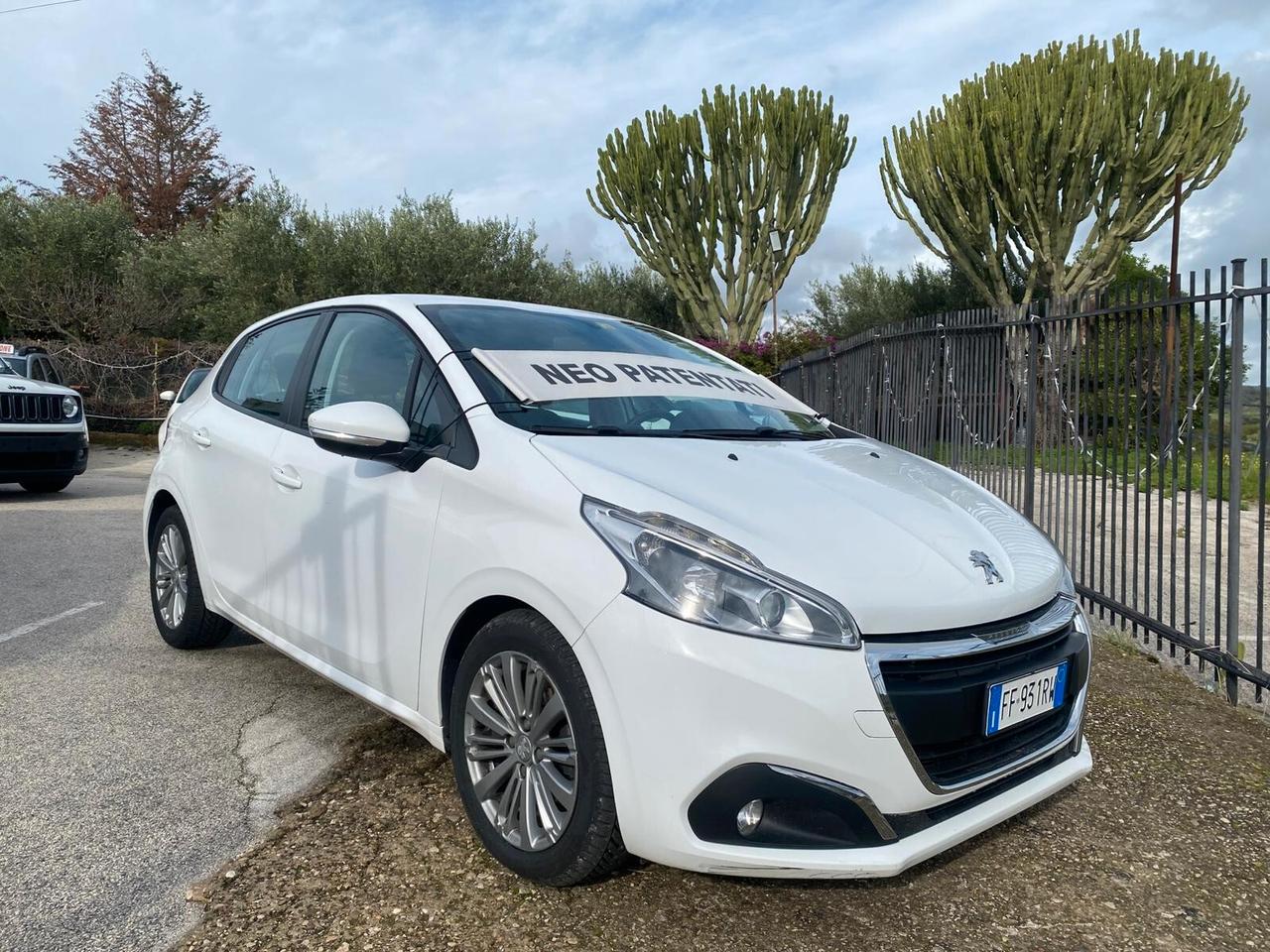 Peugeot 208 BlueHDi 75 5 porte Allure