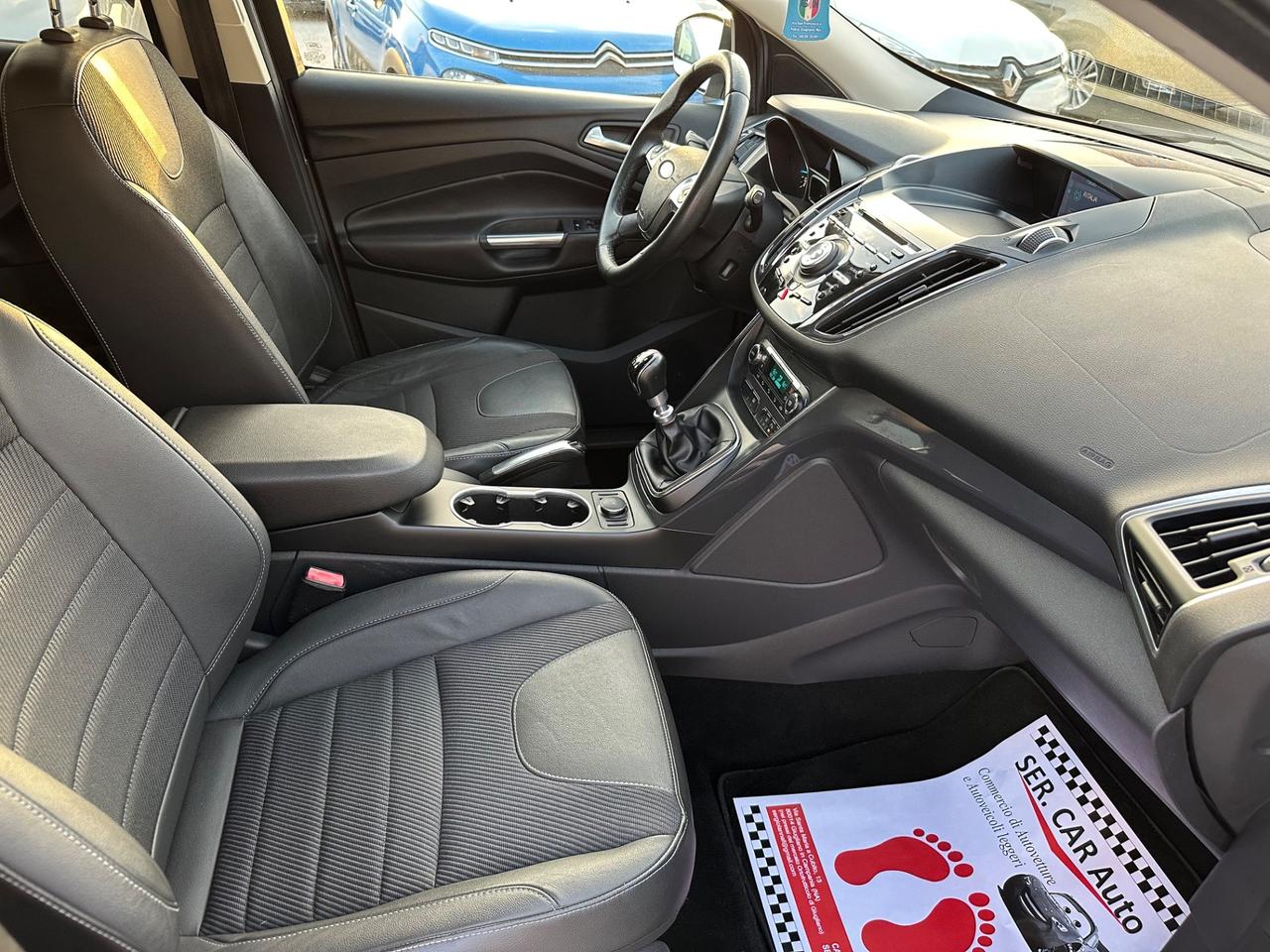Ford Kuga 2014 2.0 TDCI 140 CV 4WD Titanium DA VETRINA