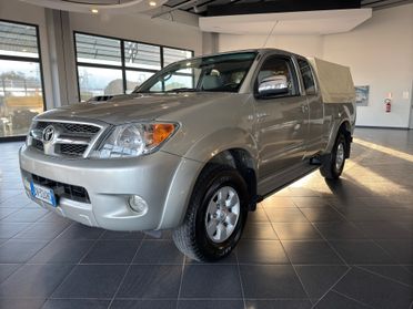 Toyota Hilux 2.5 D-4D 4WD 2p. Extra Cab SR GANCIO