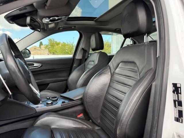 Alfa Romeo Giulia 2.2 Turbodiesel 210 CV AT8 AWD Q4 Veloce 2017