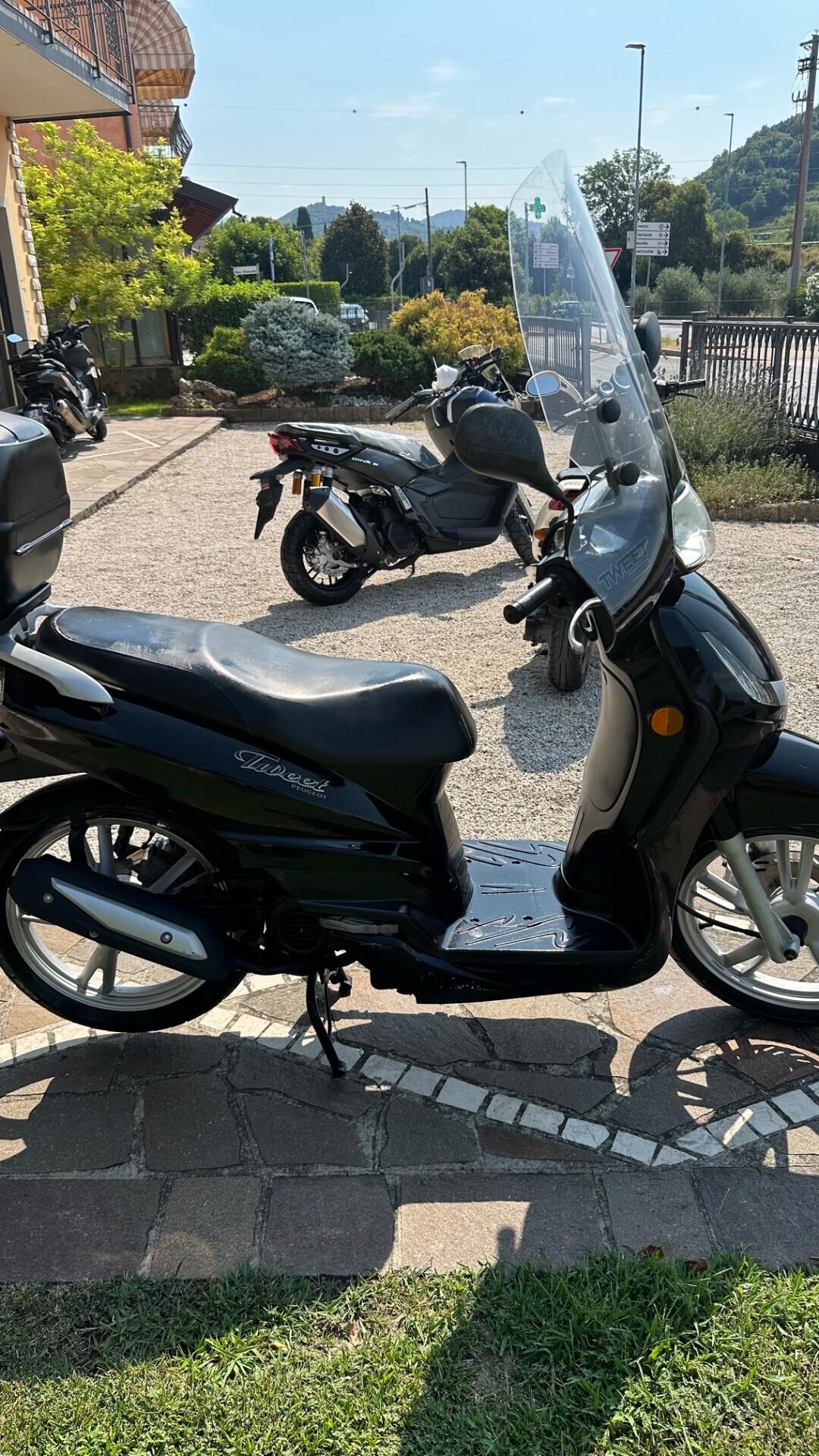 Peugeot Tweet 50 Parabrezza e bauletto