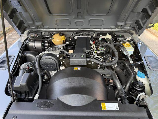 LAND ROVER Defender 90 2.4 S TD4 Station Wagon