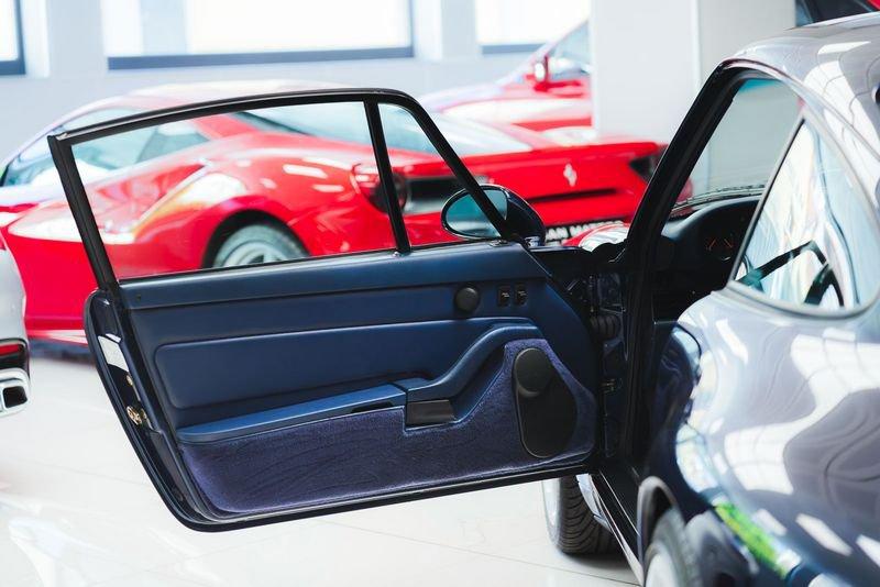Porsche 911 PORSCHE 911 993 CARRERA 4