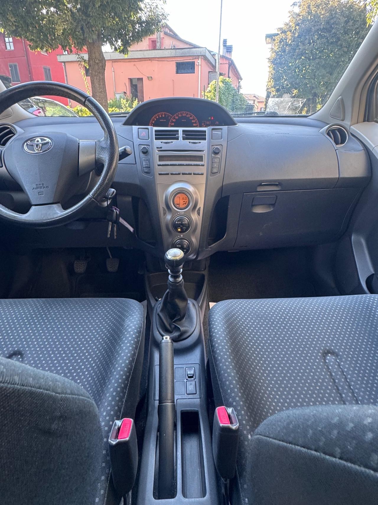 Toyota Yaris 1.3 5 porte Sol