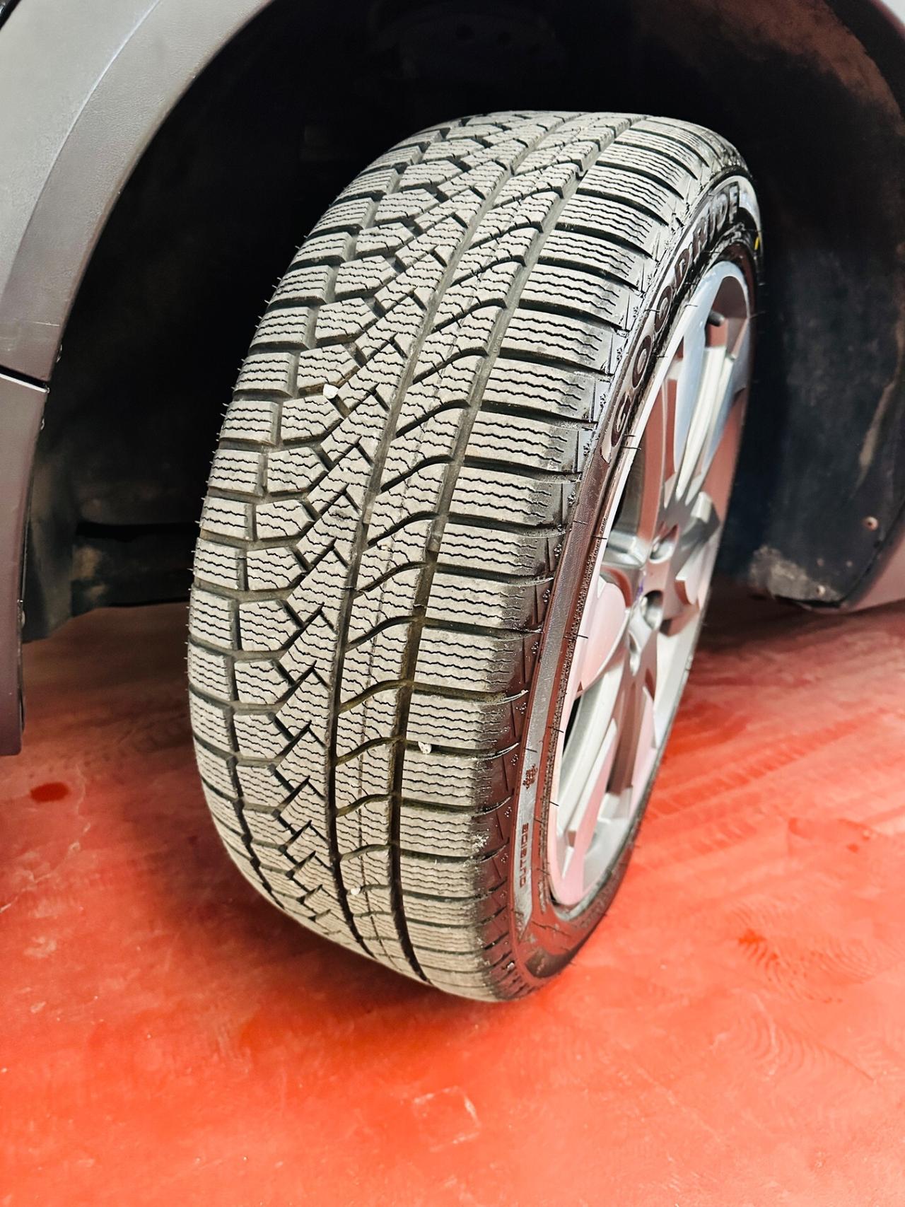 Volvo XC70 D5 215cv AWD Geartronic Summum MY12