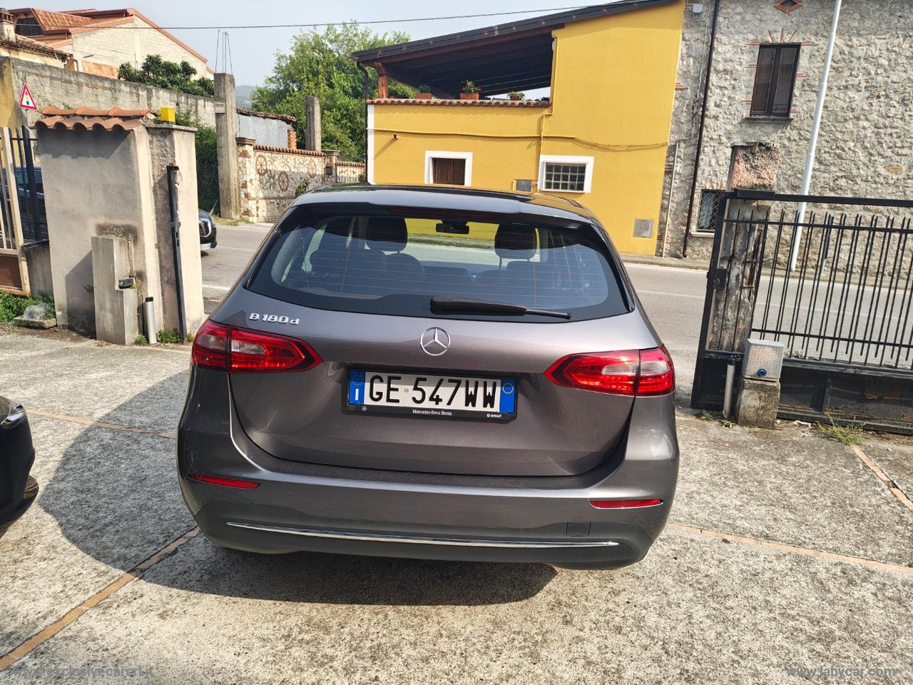 MERCEDES-BENZ B 180 d Automatic Executive