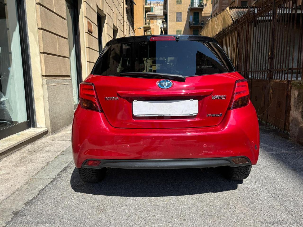 TOYOTA Yaris 1.5 Hybrid 5p. Trend Red Edition
