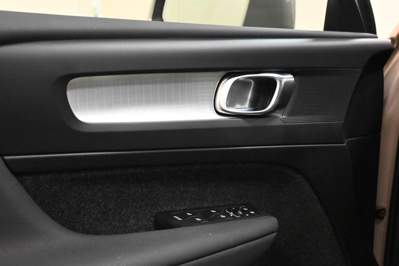 VOLVO XC40 (2017-->) XC40 T2 automatico Core