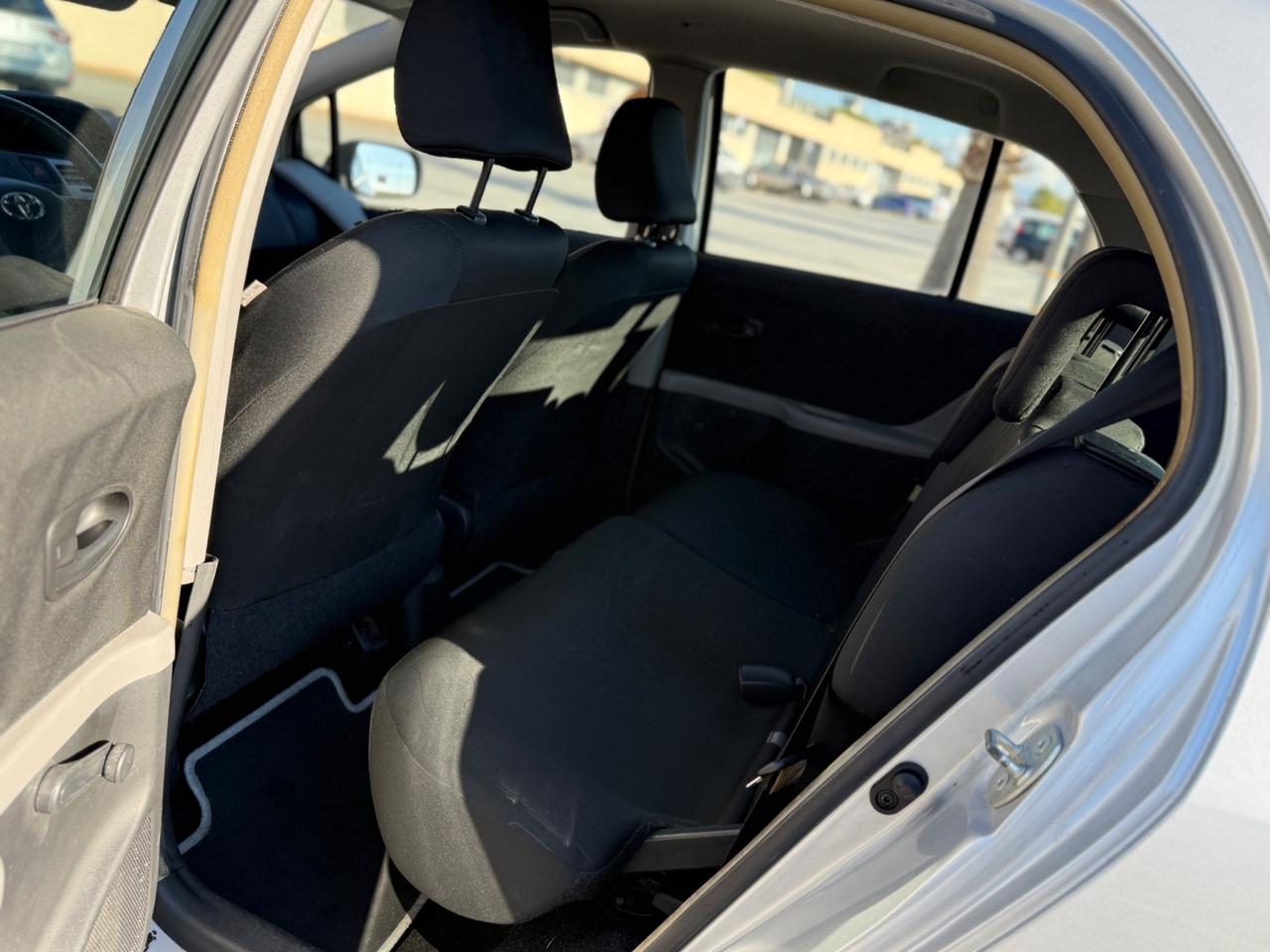 Toyota Yaris 1.4 D-4D 90 CV 6 marce 2010 neopatentati