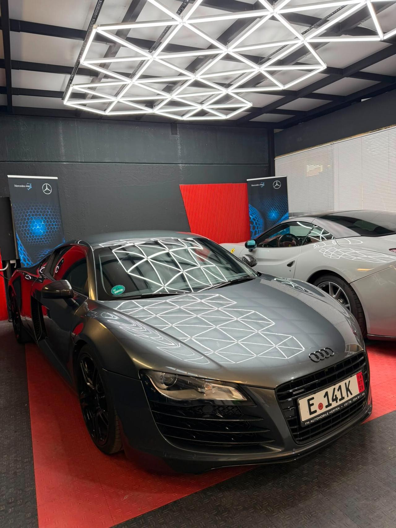 Audi R8 4.2 V8 FSI quattro R tronic