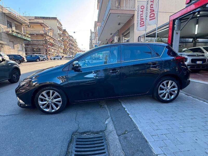 Toyota Auris 1.6 D-4D Lounge