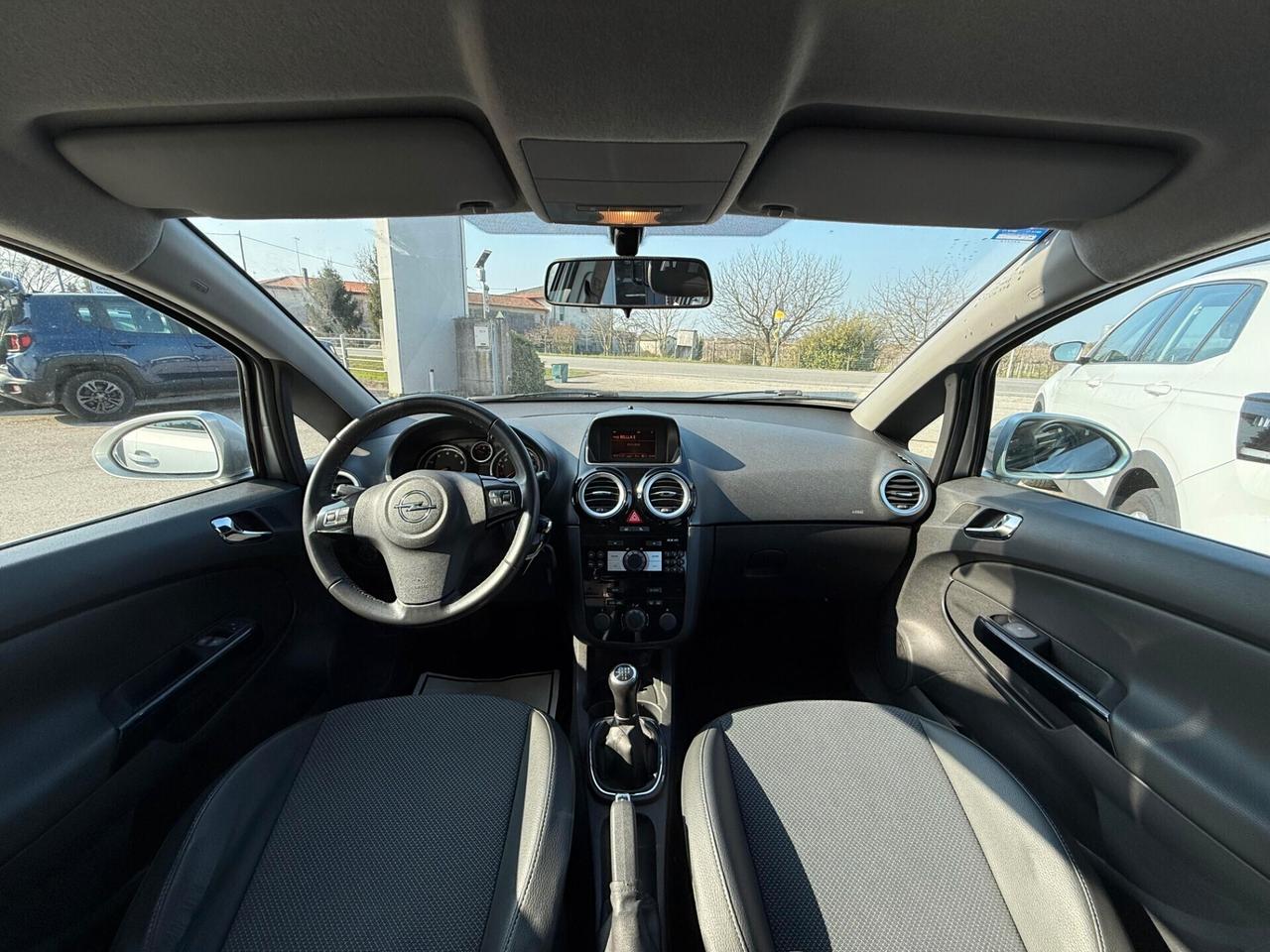 Opel Corsa 1.2 benzina Neopatentati