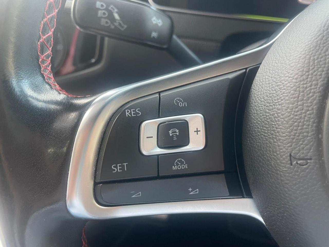 Volkswagen Golf GTI Performance 2.0 245 CV TSI DSG 5p. BMT