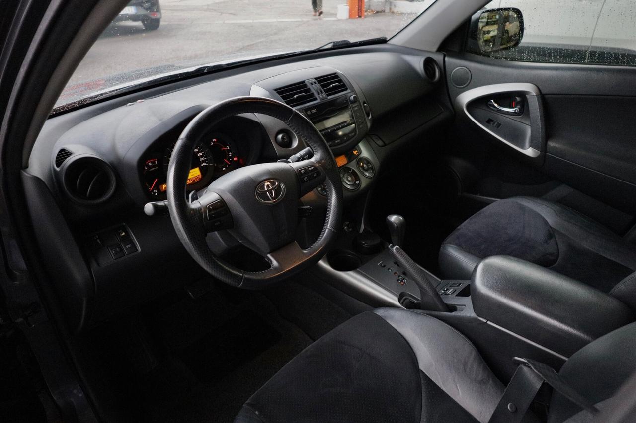 TOYOTA RAV4 CROSSOVER 2.2 D-Cat A/T 150cv EXECUTIVE