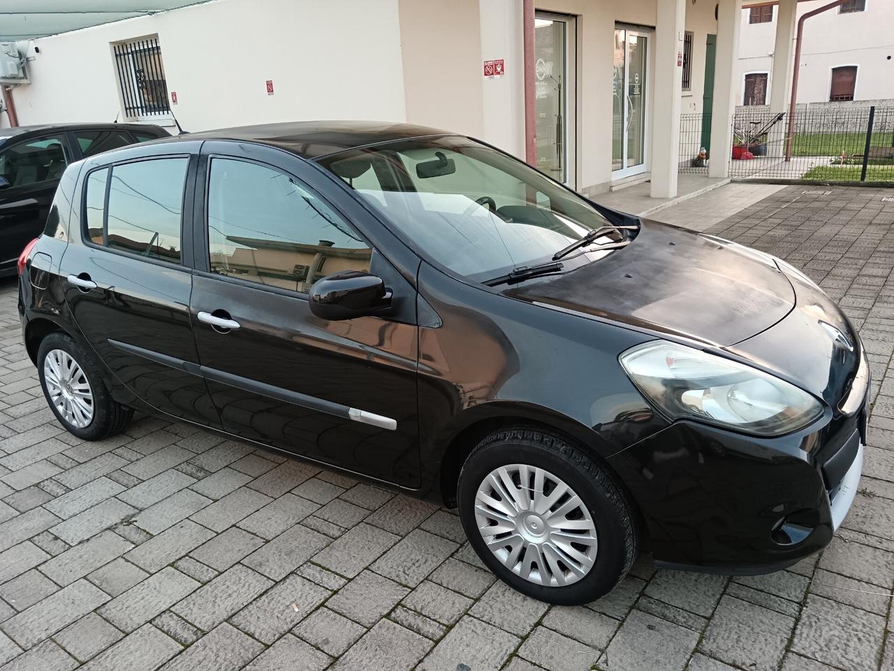 Renault Clio 1.2 16V 5 porte Dynamique