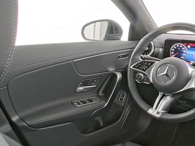 MERCEDES-BENZ CLA 180 Automatic Progressive Advanced
