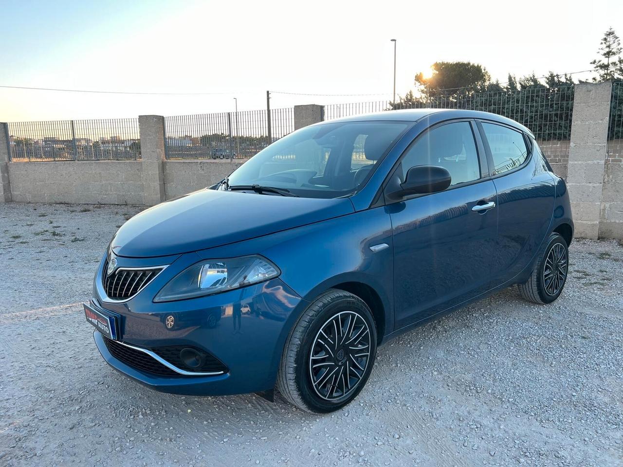Lancia Ypsilon 1.0 FireFly 5 porte S&S Hybrid UnYca