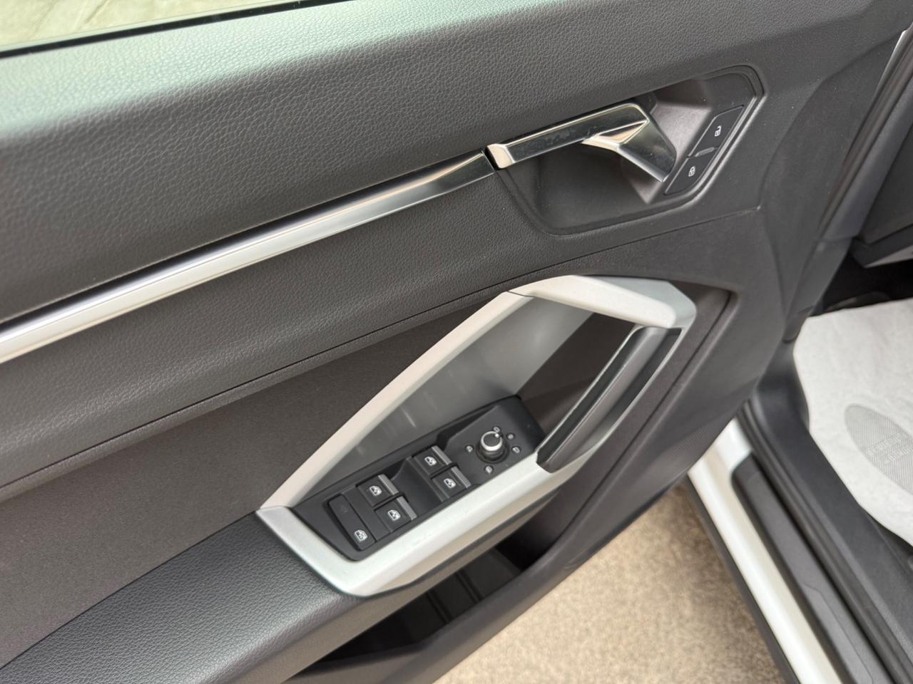 Audi Q3 35 TDI S tronic Business