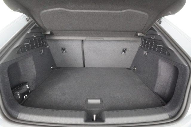 AUDI A3 A3 allstreet TFSI 110 kW S tronic Identity Contras