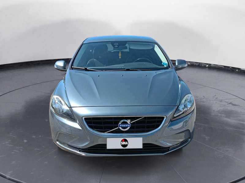 VOLVO V40 2.0 d2 Momentum geartronic my17