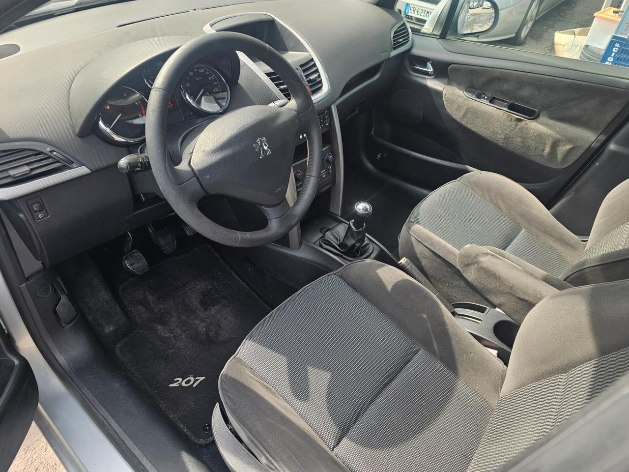 Peugeot 207 1.4 HDi 70CV 5p. ONE Line