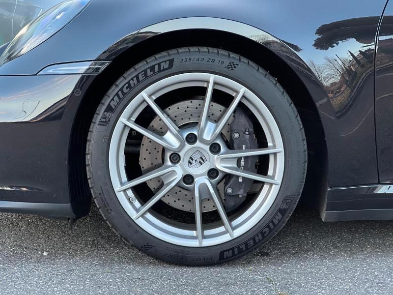 Porsche 992 3.0 Carrera auto