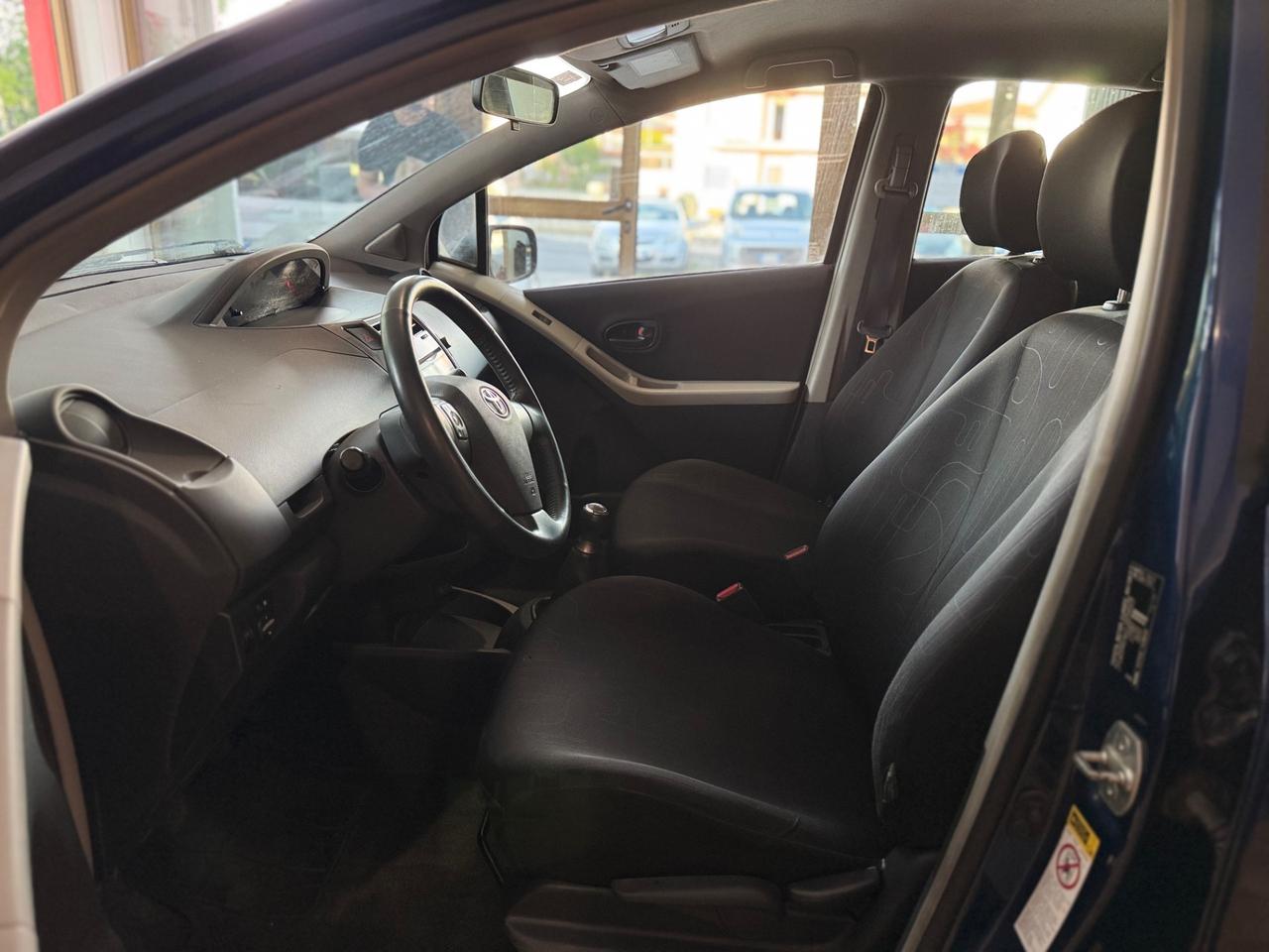 Toyota Yaris 1.0 5 porte Sol