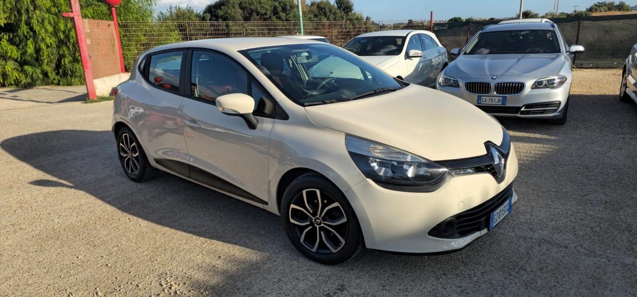 Renault Clio 1.2 75 CV 5 porte Duel