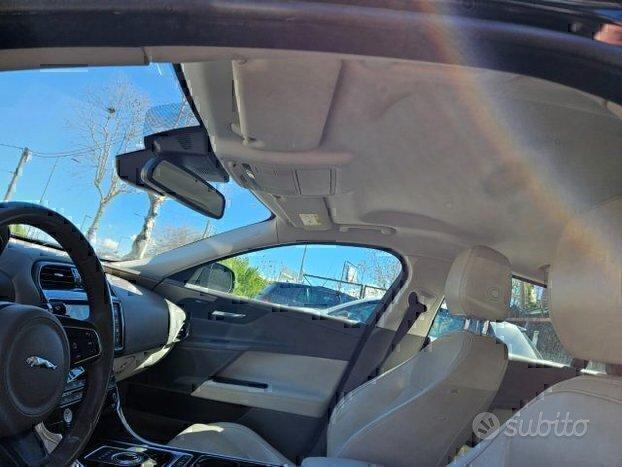 JAGUAR XE MOTORE ROTTO DA SOSTITUIRE