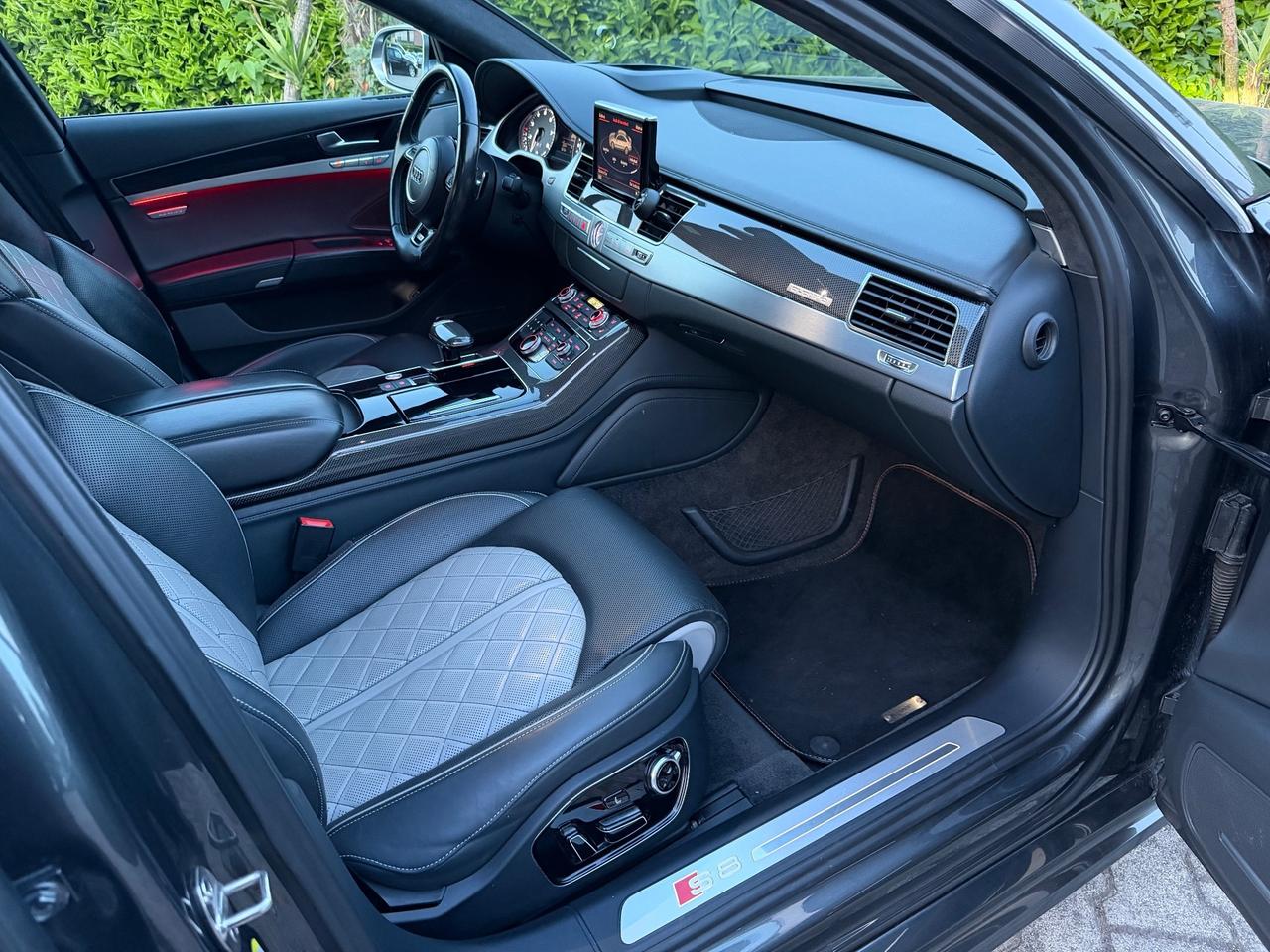 Audi S8 4.0 V8T BITURBO - FULL OPT - TAGLIANDATA -
