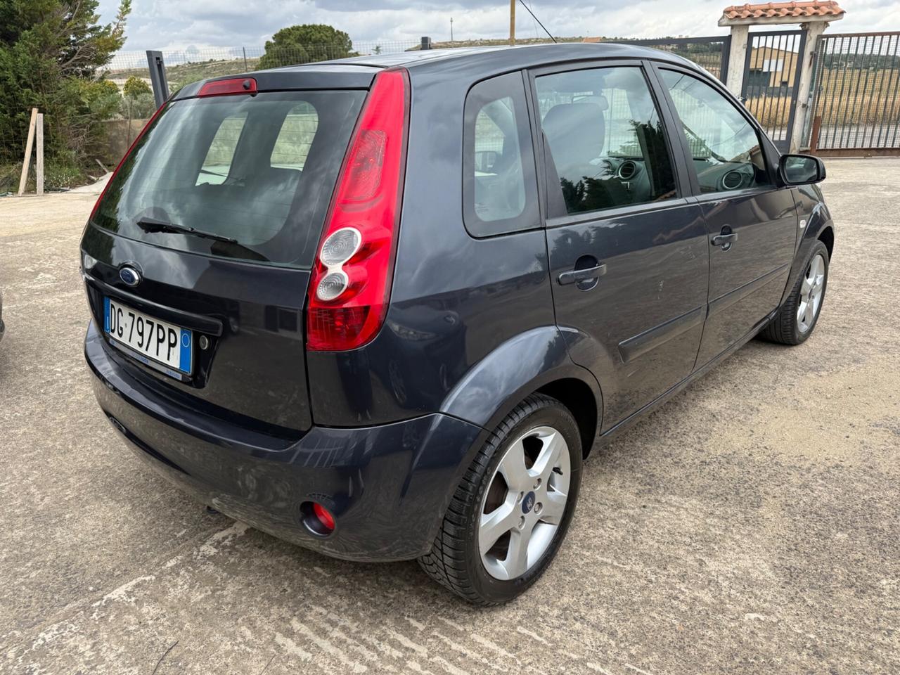 Ford Fiesta 1.4 TDCi 5p. Titanium