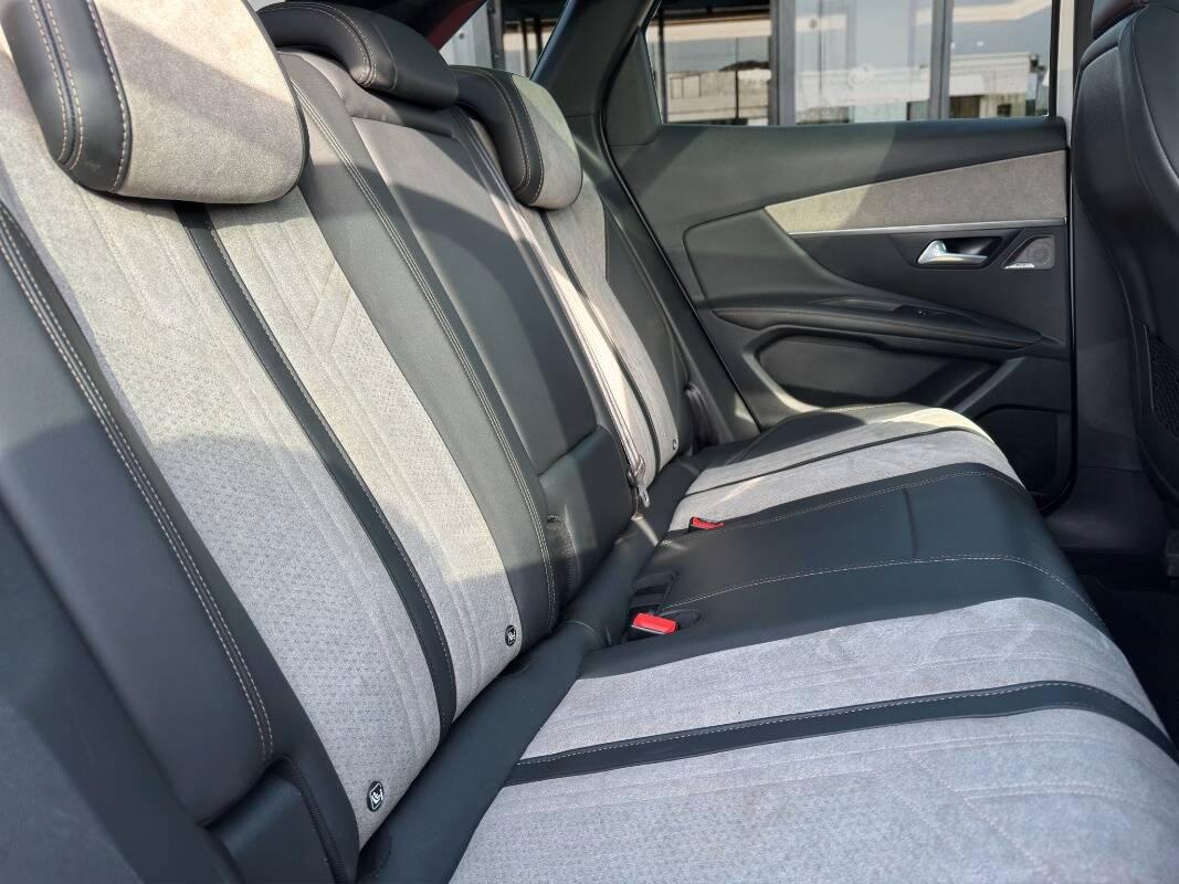 Peugeot 3008 II 1.6 Hybrid phev GT Pack 300cv con Tetto Apribile