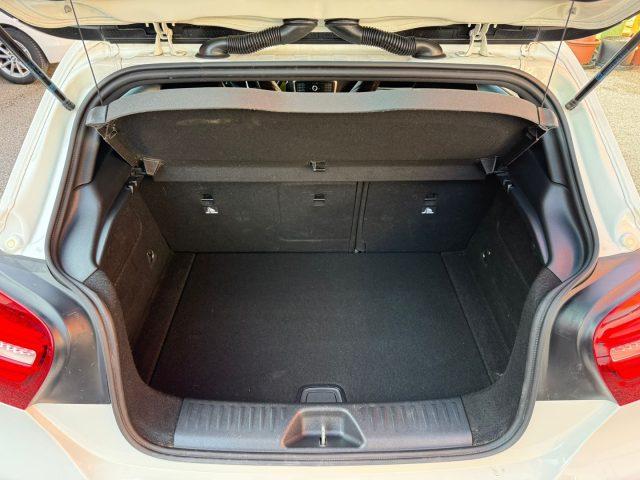 MERCEDES-BENZ A 180 d Premium AMG