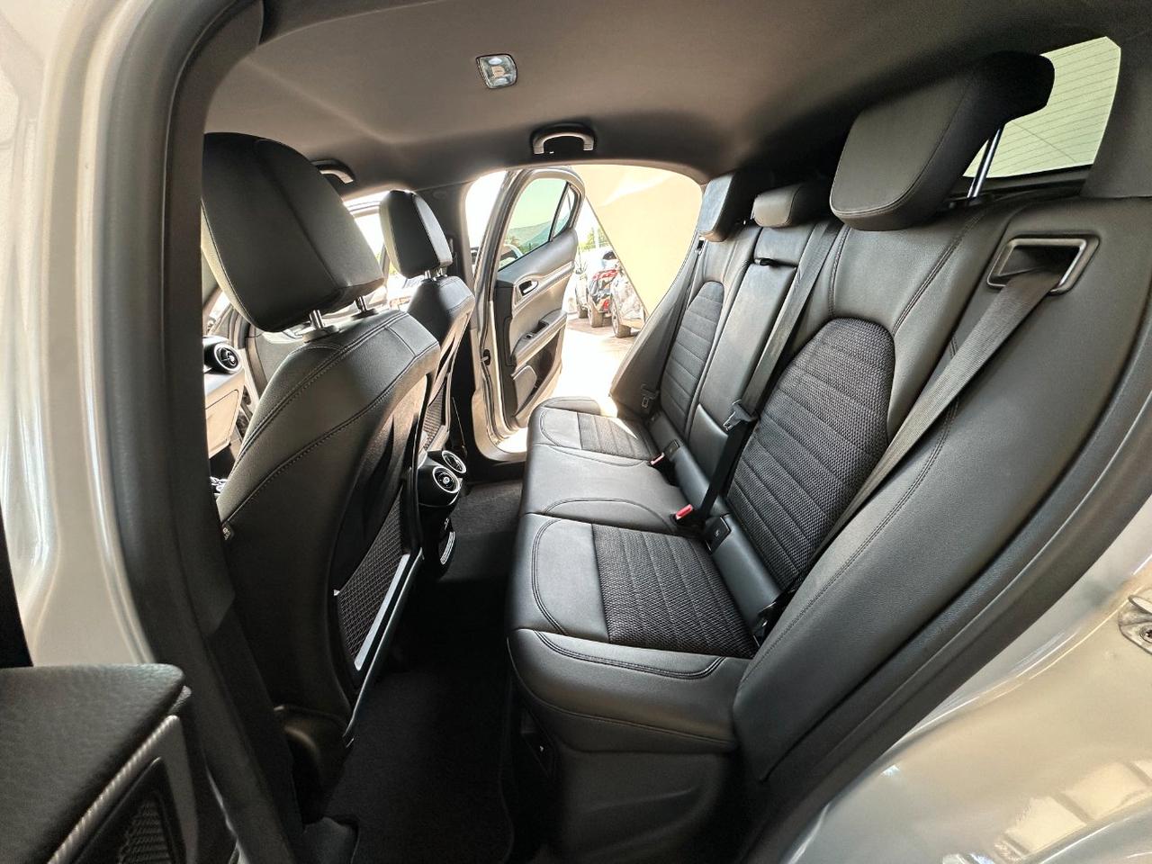 Alfa Romeo Stelvio 2.2 t Sprint Q4 190cv auto