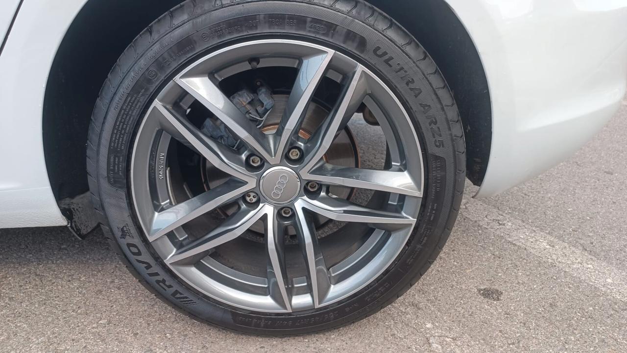 Audi A3 1.6 TDI clean diesel S tronic Ambition