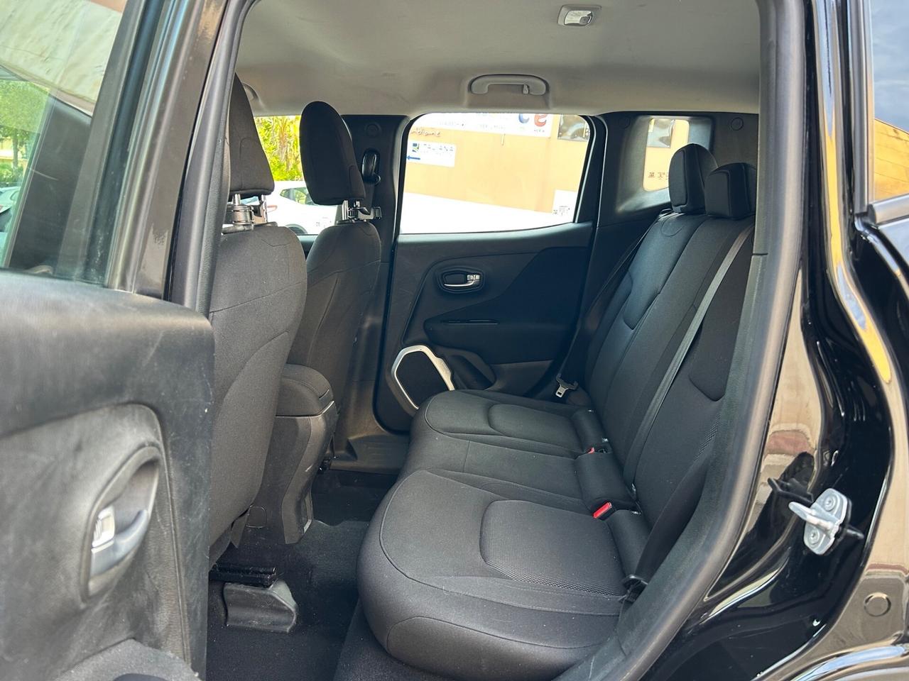 Jeep Renegade 1.6 Mjt Sport ideale per neo patenta