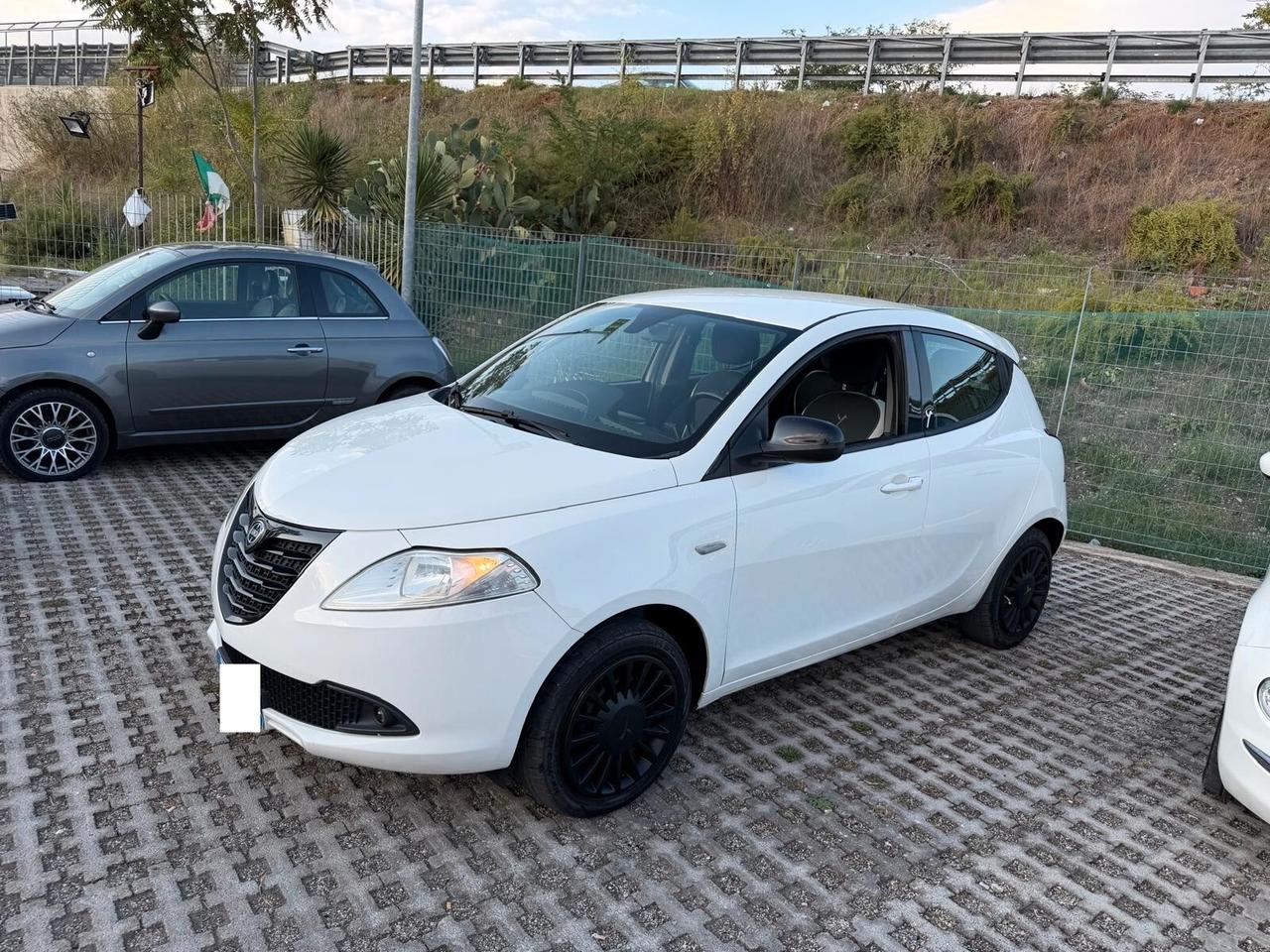 Lancia Ypsilon 1.2 69 CV 5 porte Elefantino-2015