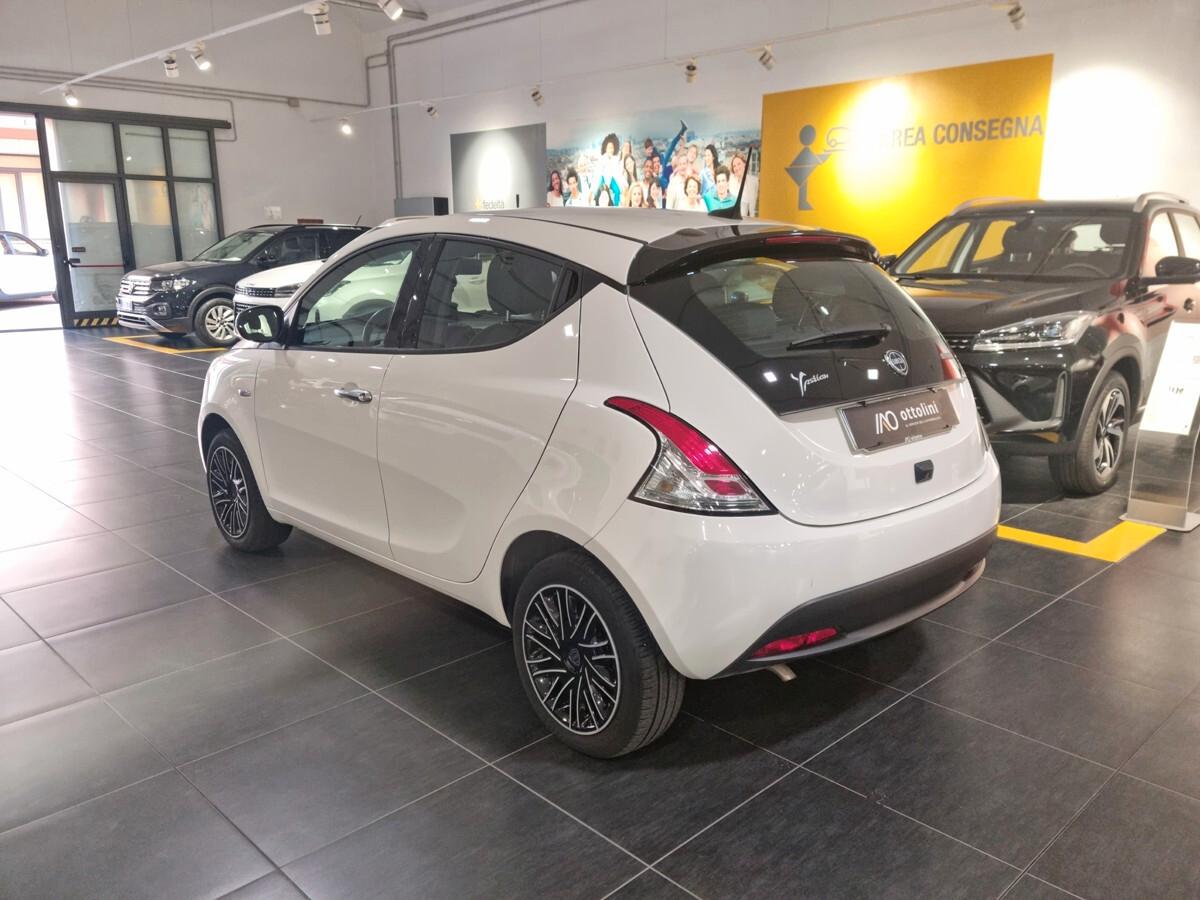 Lancia Ypsilon Gold 1.0 Hybrid 5 porte AZIENDALE