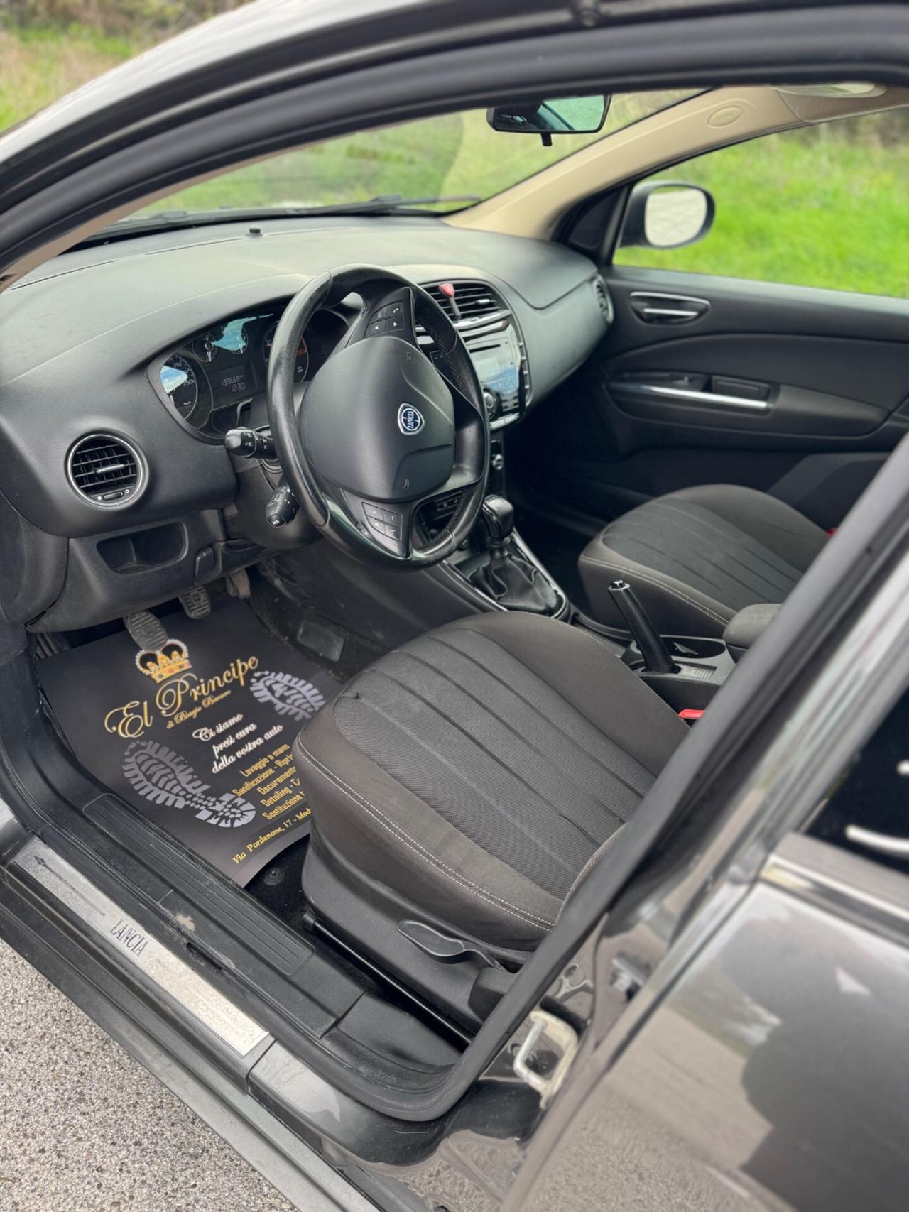 Lancia Delta 1.6 MJT DPF Silver