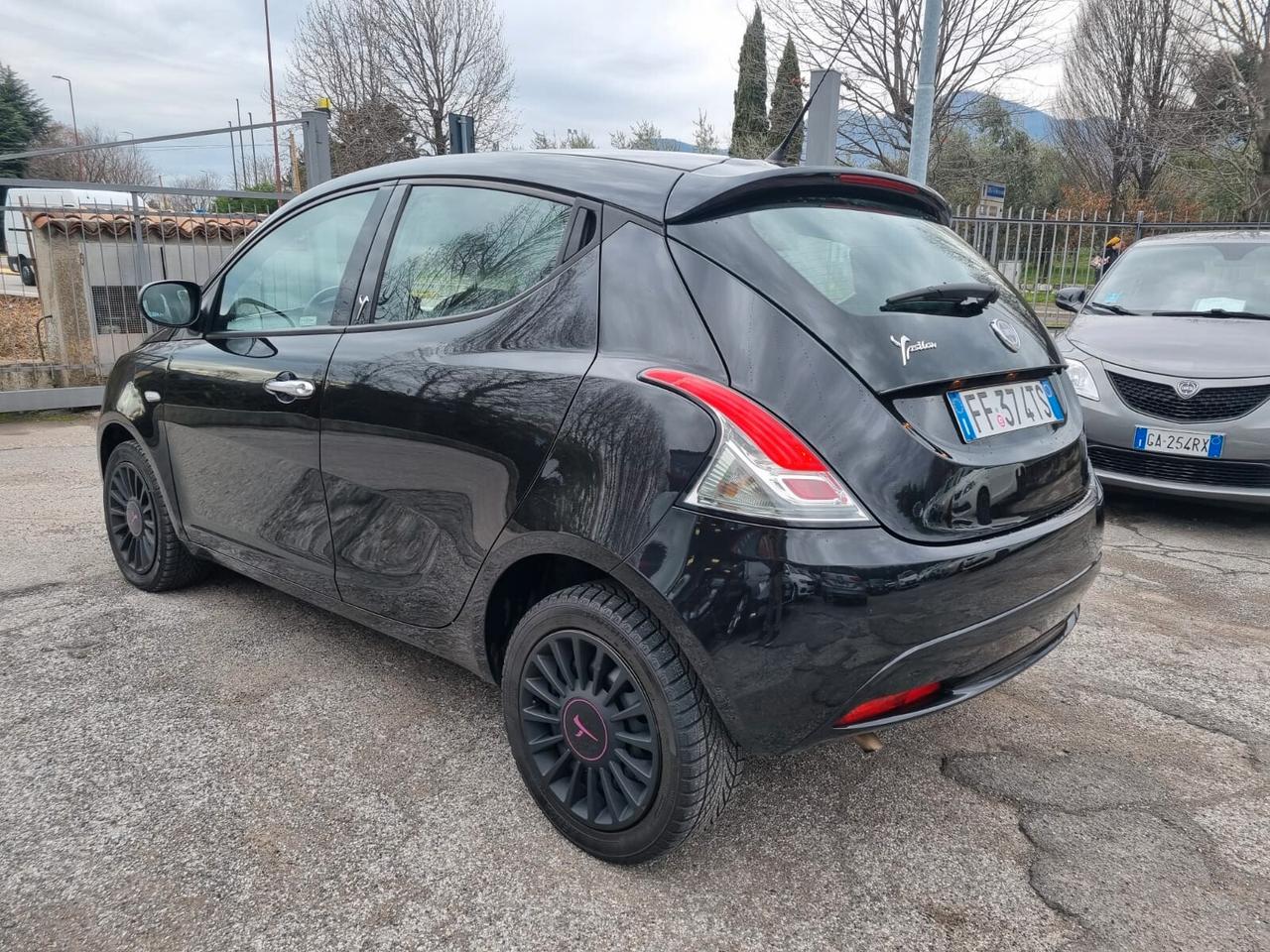 Lancia Ypsilon 1.2 69 CV 5 porte GPL Ecochic Silver