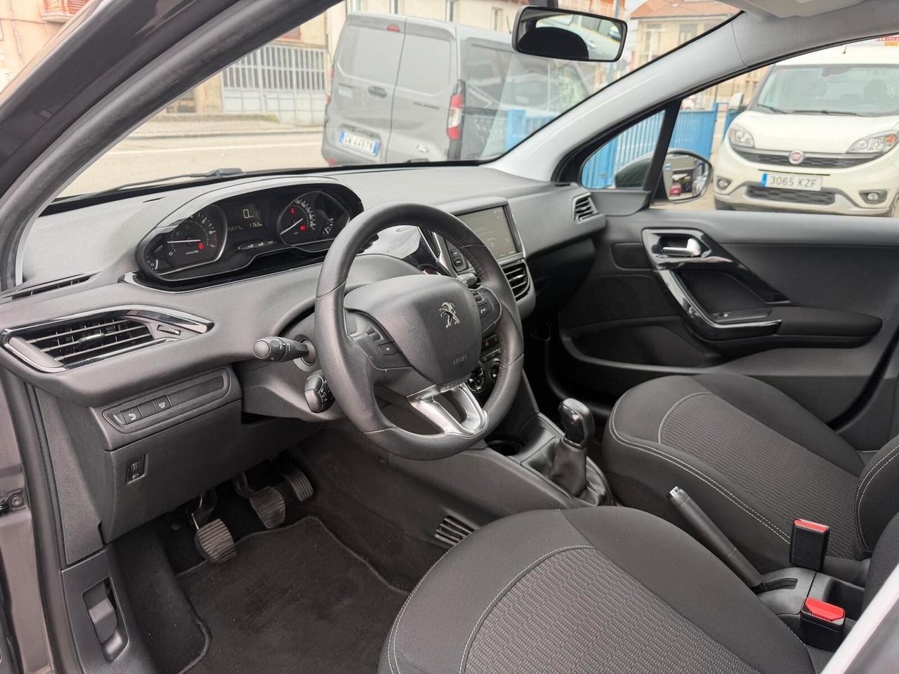 Peugeot 208 PureTech 82 5 porte Allure