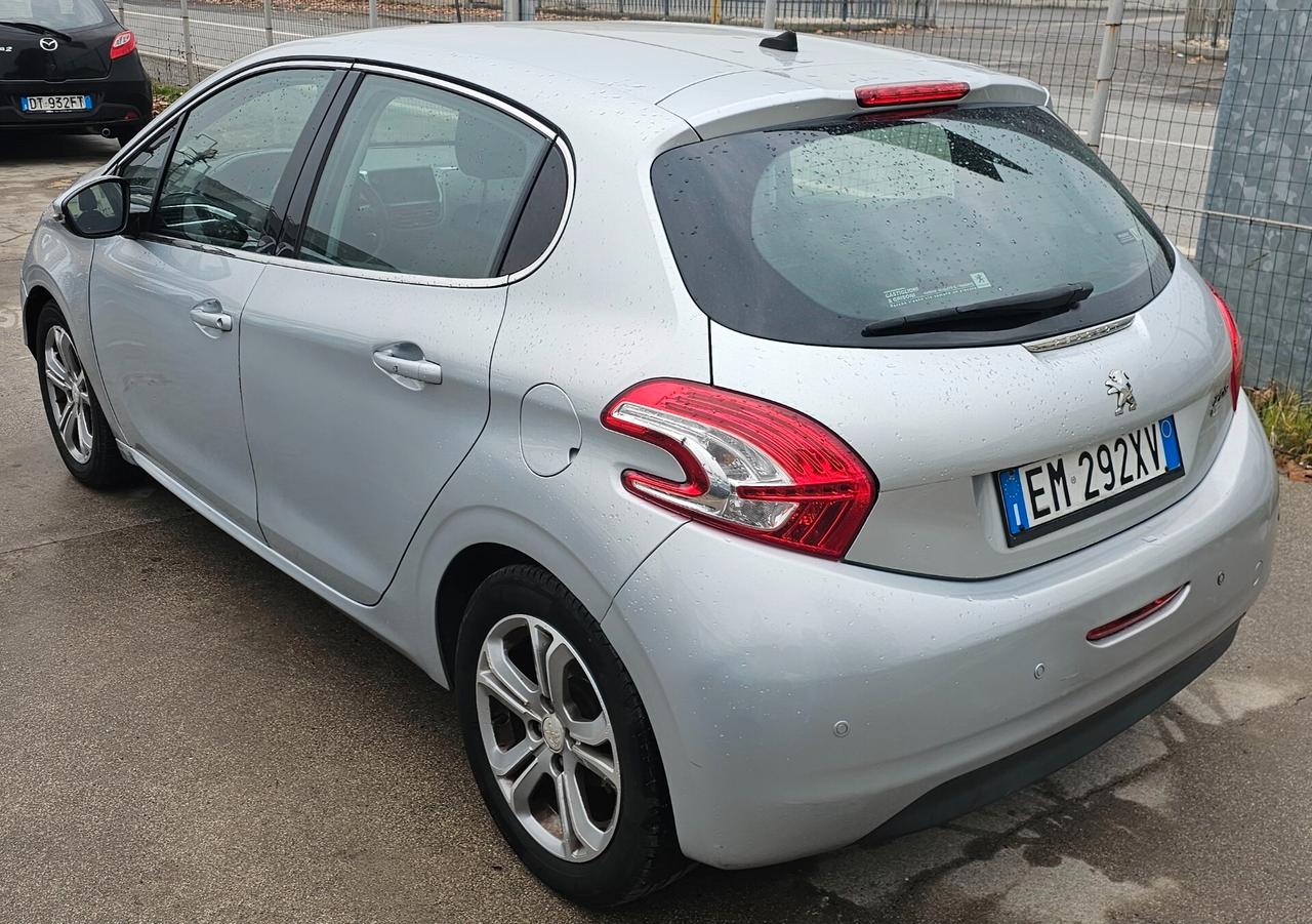 Peugeot 208 1.6 e-HDi 92 CV Stop&Start 5 porte