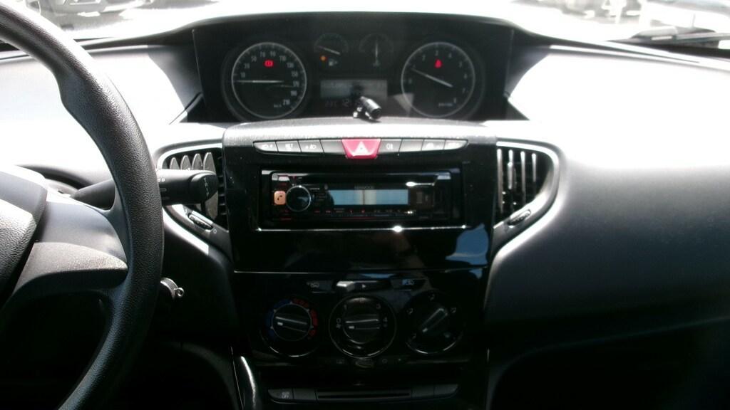 Lancia Ypsilon 5 Porte 1.2 Silver