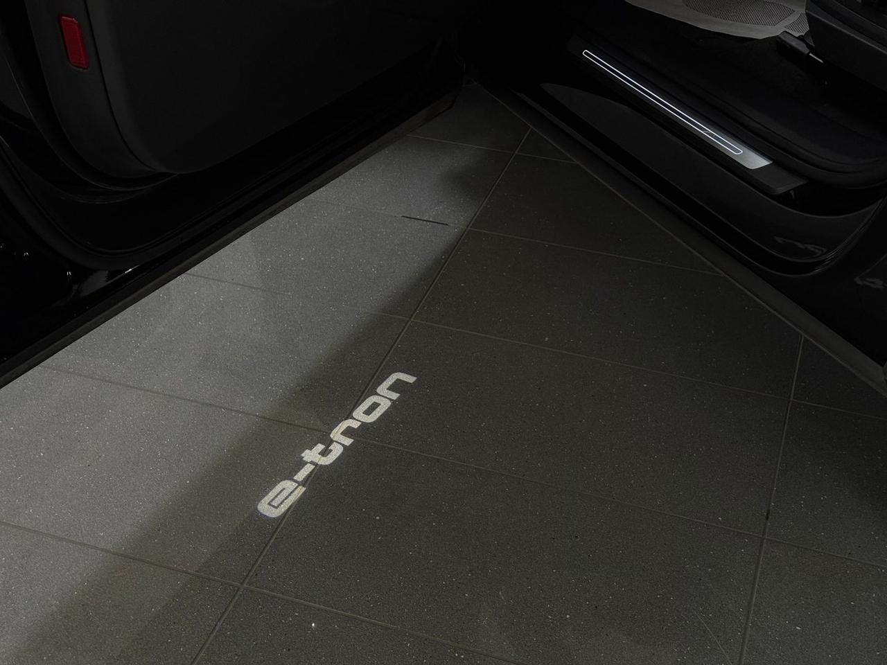 Audi Q8 e-tron S-Line Edition 55 #7496