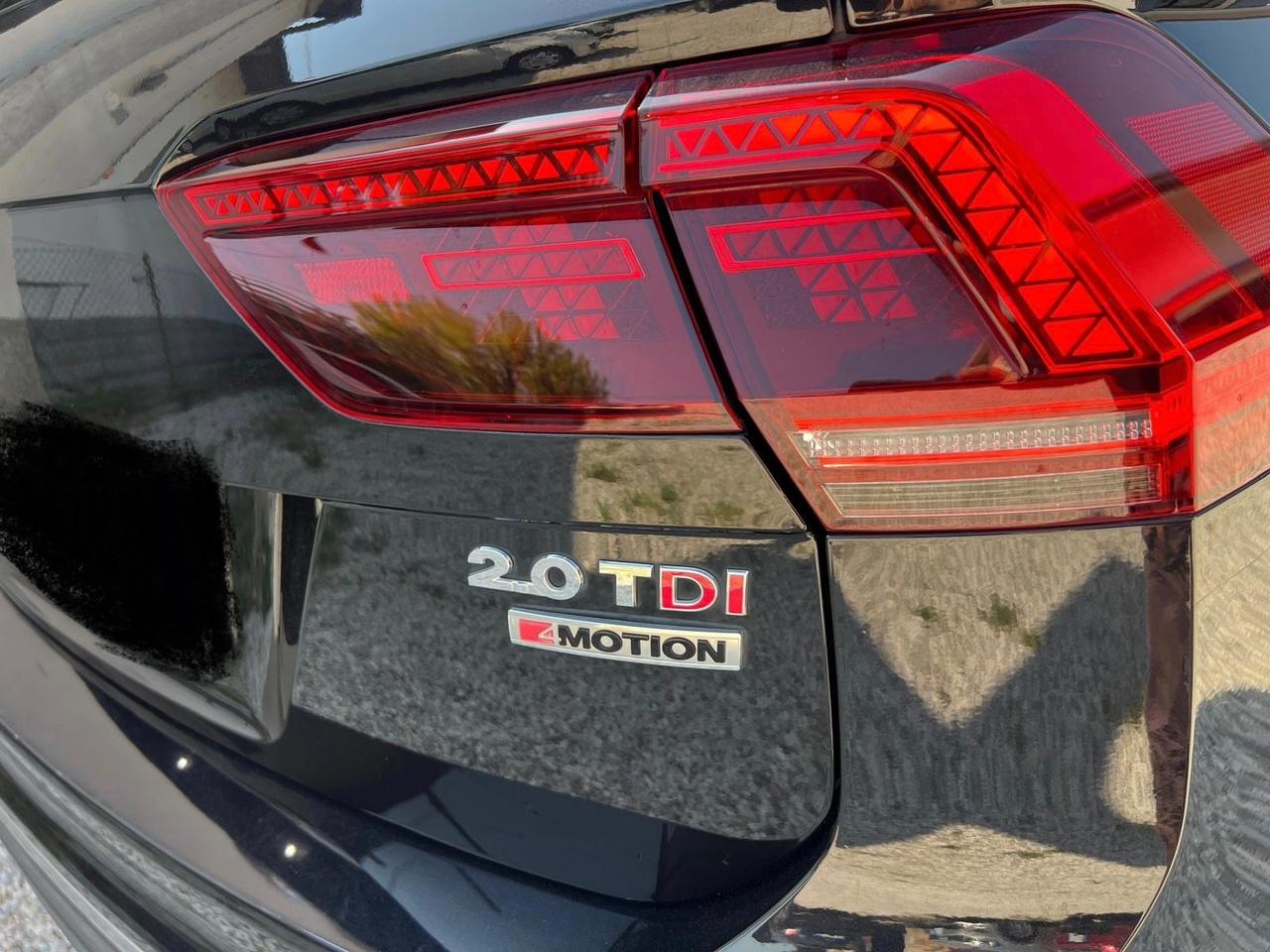 Volkswagen Tiguan 2.0 TDI SCR DSG 4MOTION Business BMT