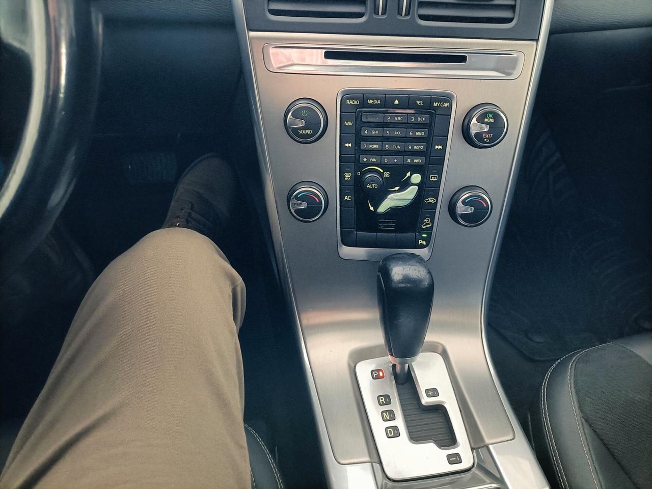 Volvo XC 60 D4 AWD CV 163 Geartronic Summum 06/2012