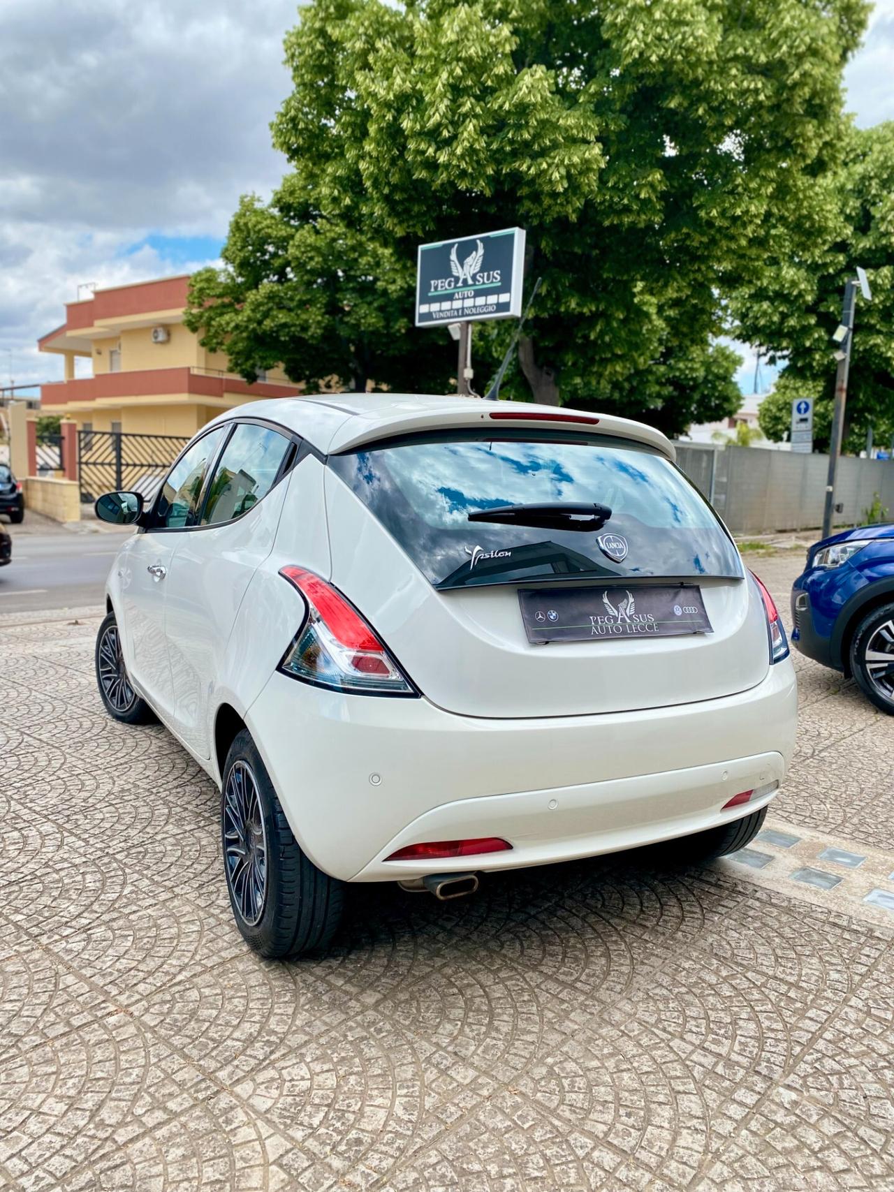 Lancia Ypsilon 1.2 69 CV 5 porte S&S Gold