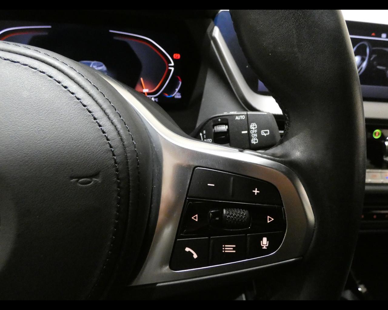 BMW Serie 1 (F40) - 118d 5p. Msport