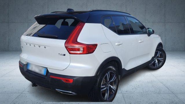 VOLVO XC40 T4 Geartronic Momentum Aut. + Tetto