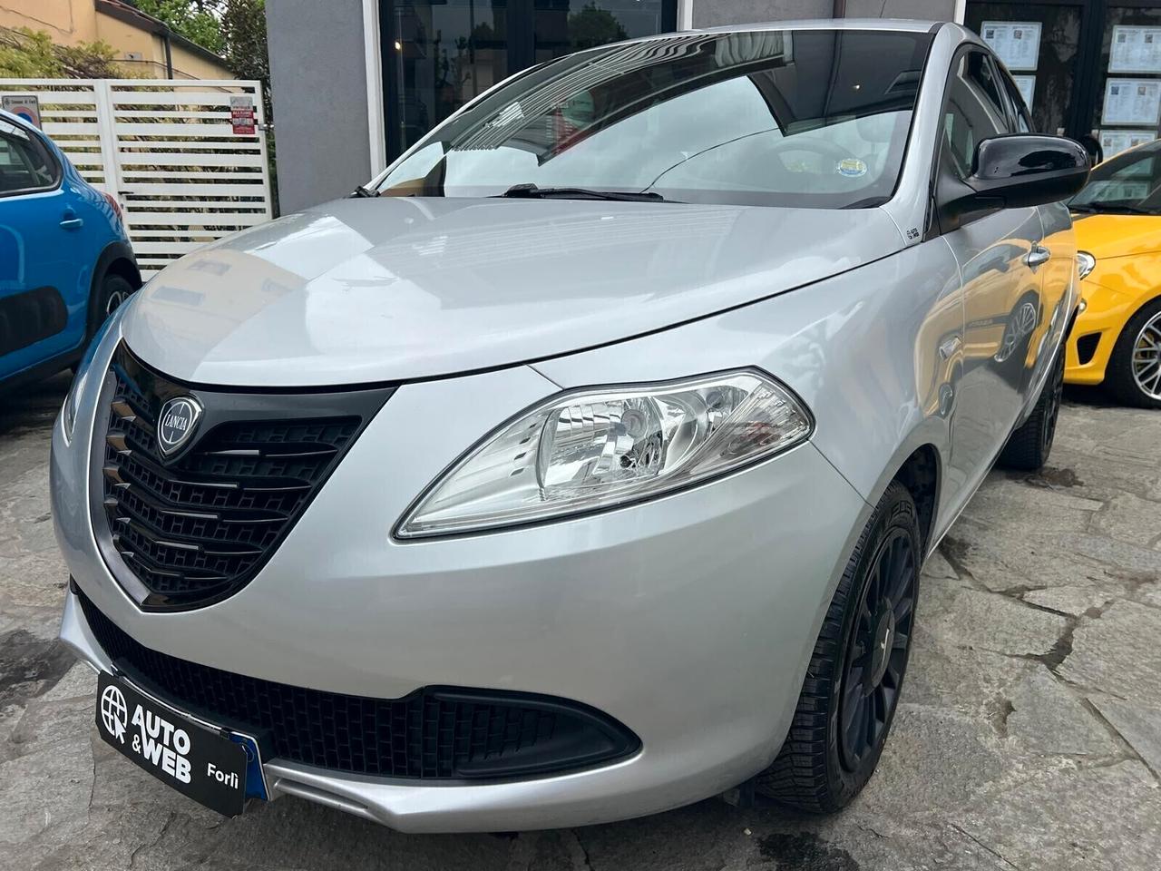 LANCIA YPSILON 1.2 69cv 5p SILVER UNICO PROP.